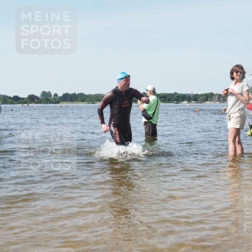 22.06.2025 - Viking Triathlon KatJ http://msf.ph/oto/8114496 22.06.2025 10:42:05 Schwimmen 78, 159, 199, 290 meine-sportfotos.de
