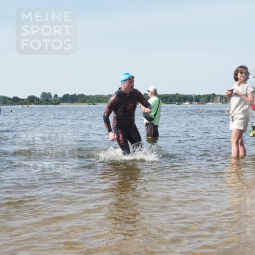 22.06.2025 - Viking Triathlon KatJ http://msf.ph/oto/8114501 22.06.2025 10:42:05 Schwimmen 78, 159, 199, 290 meine-sportfotos.de
