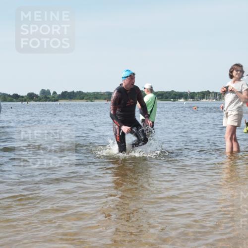 22.06.2025 - Viking Triathlon KatJ http://msf.ph/oto/8114506 22.06.2025 10:42:05 Schwimmen 78, 159, 199, 290 meine-sportfotos.de