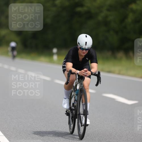 22.06.2025 - Viking Triathlon Yannick Fuchs http://msf.ph/oto/8114517 22.06.2025 12:16:04 Radfahren 95, 132, 229, 271, 284, 294, 359, 370, 486, 510, 530 meine-sportfotos.de
