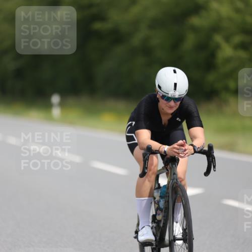 22.06.2025 - Viking Triathlon Yannick Fuchs http://msf.ph/oto/8114537 22.06.2025 12:16:04 Radfahren 95, 132, 229, 271, 284, 294, 359, 370, 486, 510, 530 meine-sportfotos.de