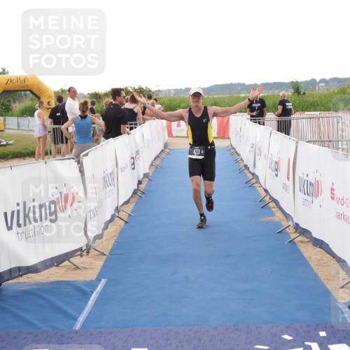 22.06.2025 - Viking Triathlon MichiJ http://msf.ph/oto/8114547 22.06.2025 16:26:13 Ziel 423 meine-sportfotos.de