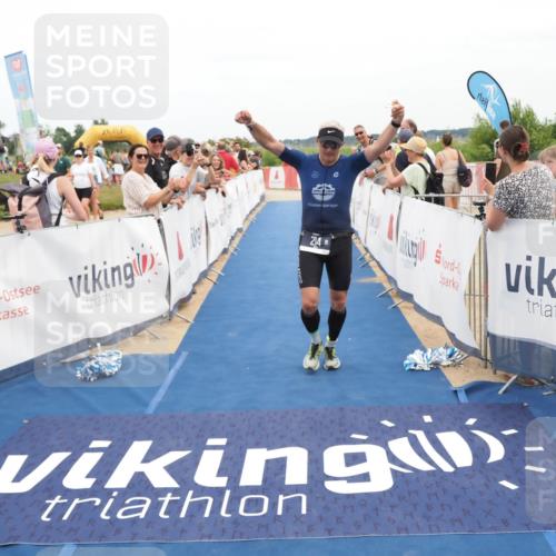 22.06.2025 - Viking Triathlon MichiJ http://msf.ph/oto/8114560 22.06.2025 15:05:14 Ziel 214 meine-sportfotos.de