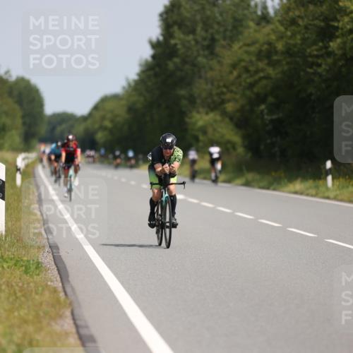 22.06.2025 - Viking Triathlon Yannick Fuchs http://msf.ph/oto/8114632 22.06.2025 11:39:40 Radfahren 18, 113, 261, 461, 467, 522, 546, 612, 650 meine-sportfotos.de