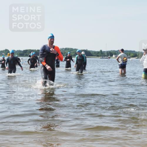 22.06.2025 - Viking Triathlon KatJ http://msf.ph/oto/8114659 22.06.2025 10:42:11 Schwimmen 16, 78, 159, 281, 290, 326, 460, 465 meine-sportfotos.de