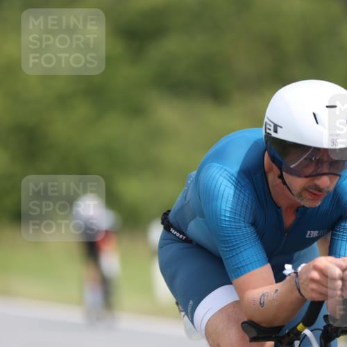 22.06.2025 - Viking Triathlon Yannick Fuchs http://msf.ph/oto/8114680 22.06.2025 12:16:11 Radfahren 30, 95, 132, 271, 331, 348, 359, 505 meine-sportfotos.de