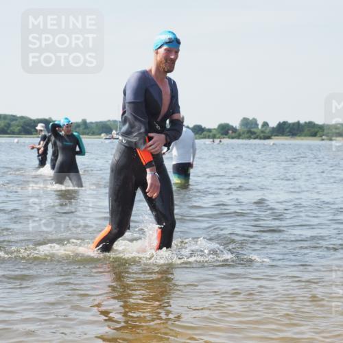 22.06.2025 - Viking Triathlon KatJ http://msf.ph/oto/8114783 22.06.2025 10:42:15 Schwimmen 16, 65, 78, 281, 290, 326, 460, 465 meine-sportfotos.de