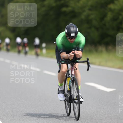 22.06.2025 - Viking Triathlon Yannick Fuchs http://msf.ph/oto/8114799 22.06.2025 12:16:16 Radfahren 5, 30, 331, 348, 359, 429, 505 meine-sportfotos.de