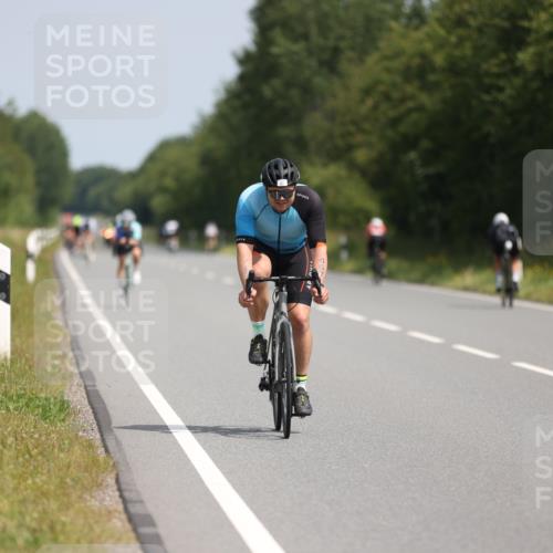 22.06.2025 - Viking Triathlon Yannick Fuchs http://msf.ph/oto/8114883 22.06.2025 11:39:48 Radfahren 19, 38, 113, 123, 127, 377, 395, 407, 461, 467, 550, 554, 650 meine-sportfotos.de