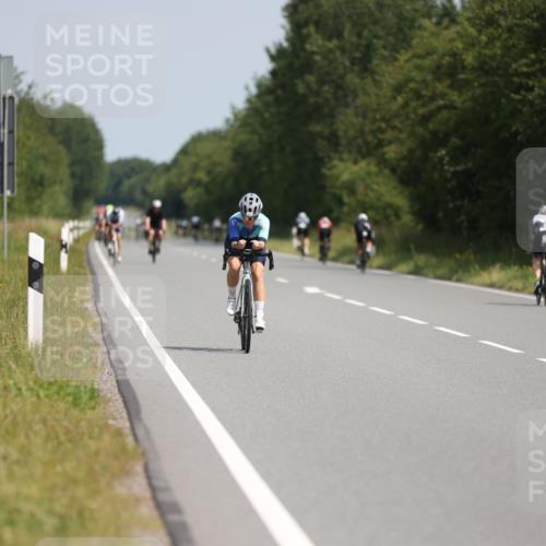 22.06.2025 - Viking Triathlon Yannick Fuchs http://msf.ph/oto/8115010 22.06.2025 11:39:52 Radfahren 19, 38, 113, 123, 127, 377, 388, 395, 407, 467, 550, 554, 650 meine-sportfotos.de