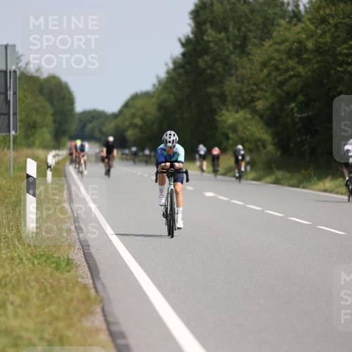 22.06.2025 - Viking Triathlon Yannick Fuchs http://msf.ph/oto/8115027 22.06.2025 11:39:52 Radfahren 19, 38, 113, 123, 127, 377, 388, 395, 407, 467, 550, 554, 650 meine-sportfotos.de