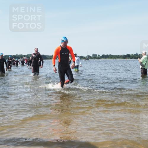 22.06.2025 - Viking Triathlon KatJ http://msf.ph/oto/8115198 22.06.2025 10:42:35 Schwimmen 55, 65, 171, 192, 240, 318, 427 meine-sportfotos.de