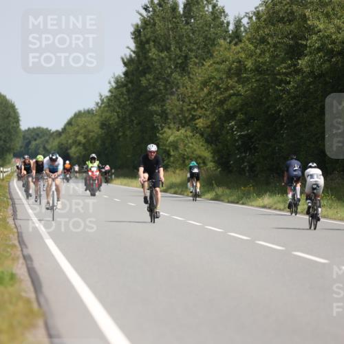 22.06.2025 - Viking Triathlon Yannick Fuchs http://msf.ph/oto/8115200 22.06.2025 11:39:59 Radfahren 26, 51, 123, 127, 299, 388, 395, 550, 554 meine-sportfotos.de