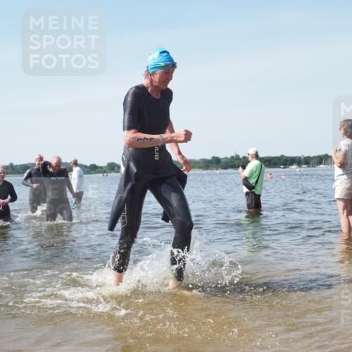 22.06.2025 - Viking Triathlon KatJ http://msf.ph/oto/8115435 22.06.2025 10:42:48 Schwimmen 133, 171, 240, 282, 369, 441, 624 meine-sportfotos.de