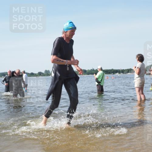 22.06.2025 - Viking Triathlon KatJ http://msf.ph/oto/8115441 22.06.2025 10:42:48 Schwimmen 133, 171, 240, 282, 369, 441, 624 meine-sportfotos.de