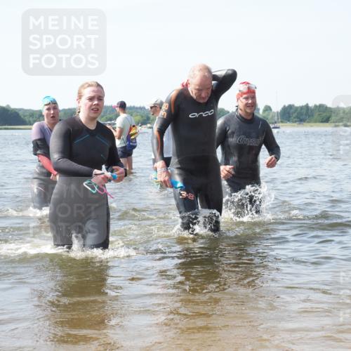 22.06.2025 - Viking Triathlon KatJ http://msf.ph/oto/8115480 22.06.2025 10:42:51 Schwimmen 133, 171, 240, 282, 309, 369, 441, 450, 624 meine-sportfotos.de