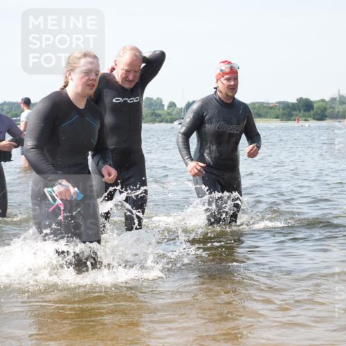 22.06.2025 - Viking Triathlon KatJ http://msf.ph/oto/8115501 22.06.2025 10:42:52 Schwimmen 66, 133, 240, 282, 309, 369, 441, 450, 624 meine-sportfotos.de
