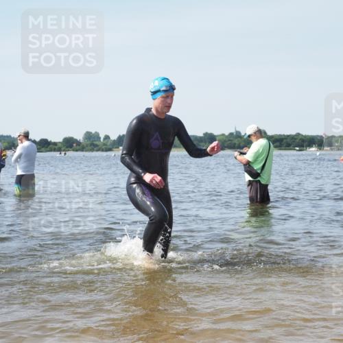 22.06.2025 - Viking Triathlon KatJ http://msf.ph/oto/8115650 22.06.2025 10:42:58 Schwimmen 66, 128, 133, 186, 282, 309, 358, 369, 441, 450, 489 meine-sportfotos.de