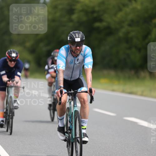 22.06.2025 - Viking Triathlon Yannick Fuchs http://msf.ph/oto/8115652 22.06.2025 12:17:34 Radfahren 44, 54, 156, 194, 220, 335, 357, 361, 639 meine-sportfotos.de