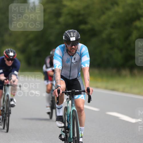 22.06.2025 - Viking Triathlon Yannick Fuchs http://msf.ph/oto/8115660 22.06.2025 12:17:34 Radfahren 44, 54, 156, 194, 220, 335, 357, 361, 639 meine-sportfotos.de