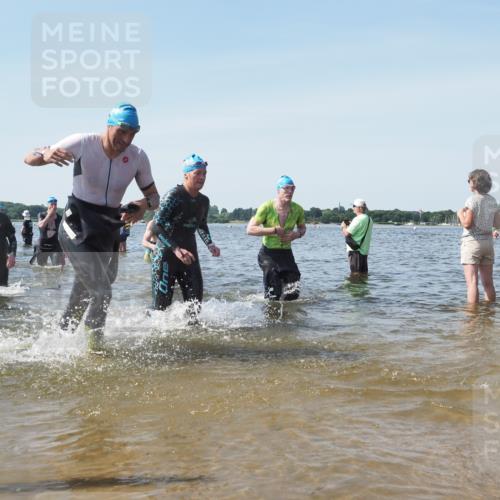 22.06.2025 - Viking Triathlon KatJ http://msf.ph/oto/8115906 22.06.2025 10:43:08 Schwimmen 31, 66, 109, 110, 128, 133, 167, 186, 309, 328, 358, 450, 483, 489 meine-sportfotos.de