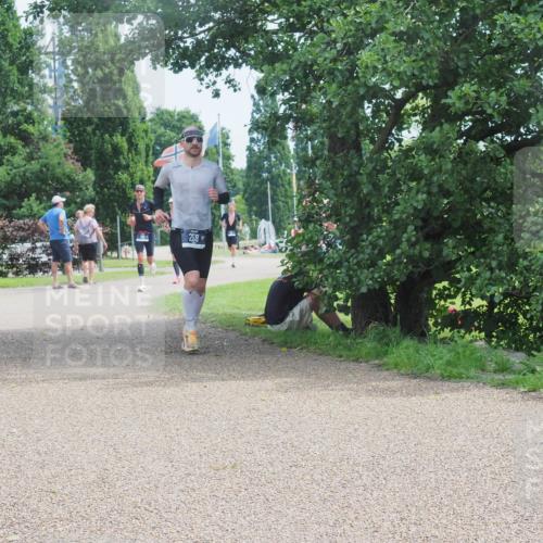 22.06.2025 - Viking Triathlon KatJ http://msf.ph/oto/8115908 22.06.2025 12:54:55 Laufen 258 meine-sportfotos.de