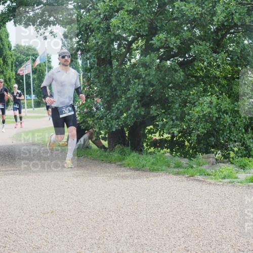 22.06.2025 - Viking Triathlon KatJ http://msf.ph/oto/8115933 22.06.2025 12:54:56 Laufen 258 meine-sportfotos.de