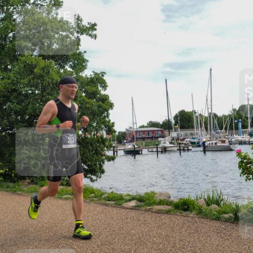 22.06.2025 - Viking Triathlon KatJ http://msf.ph/oto/8115937 22.06.2025 13:24:51 Laufen 253 meine-sportfotos.de