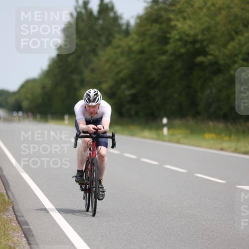 22.06.2025 - Viking Triathlon Yannick Fuchs http://msf.ph/oto/8116106 22.06.2025 12:18:35 Radfahren 12, 421, 459, 470 meine-sportfotos.de