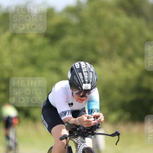 22.06.2025 - Viking Triathlon Yannick Fuchs http://msf.ph/oto/8116112 22.06.2025 11:40:46 Radfahren 39, 40, 75, 158, 170, 187, 208, 209, 256, 296, 312, 316, 428, 503, 506, 507, 557 meine-sportfotos.de