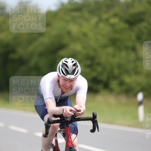 22.06.2025 - Viking Triathlon Yannick Fuchs http://msf.ph/oto/8116119 22.06.2025 12:18:36 Radfahren 12, 421, 459, 470, 624 meine-sportfotos.de