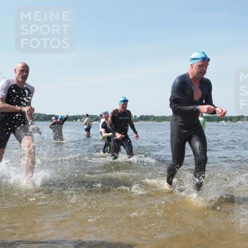 22.06.2025 - Viking Triathlon KatJ http://msf.ph/oto/8116254 22.06.2025 10:43:19 Schwimmen 31, 109, 110, 115, 167, 257, 328, 483, 489, 501 meine-sportfotos.de