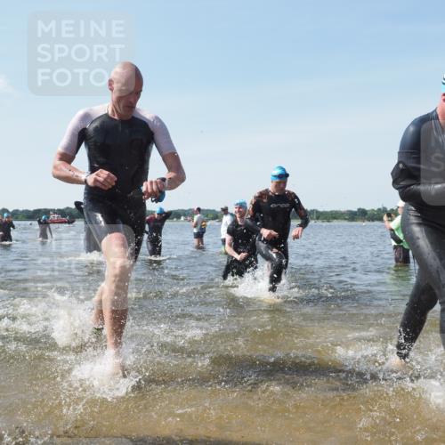 22.06.2025 - Viking Triathlon KatJ http://msf.ph/oto/8116276 22.06.2025 10:43:20 Schwimmen 31, 109, 110, 115, 167, 257, 328, 483, 501 meine-sportfotos.de