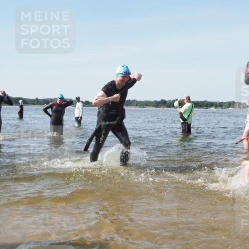 22.06.2025 - Viking Triathlon KatJ http://msf.ph/oto/8116303 22.06.2025 10:43:22 Schwimmen 31, 109, 110, 115, 167, 257, 483, 501, 620 meine-sportfotos.de