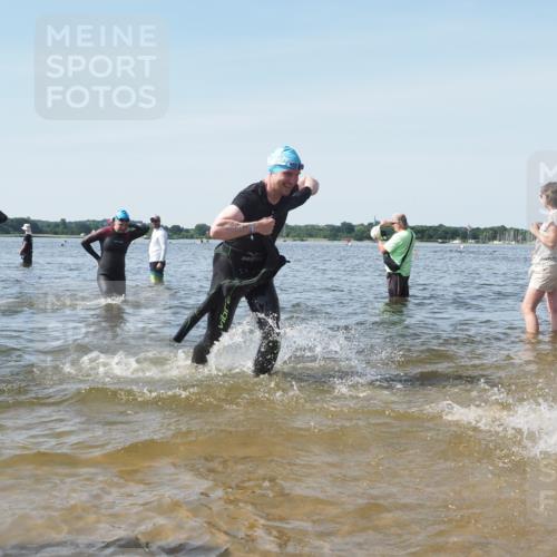 22.06.2025 - Viking Triathlon KatJ http://msf.ph/oto/8116307 22.06.2025 10:43:22 Schwimmen 31, 109, 110, 115, 167, 257, 483, 501, 620 meine-sportfotos.de