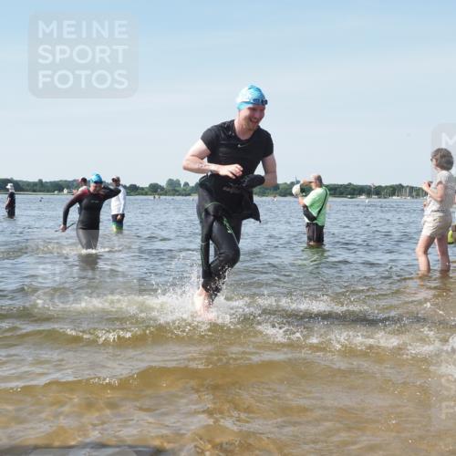 22.06.2025 - Viking Triathlon KatJ http://msf.ph/oto/8116316 22.06.2025 10:43:22 Schwimmen 31, 109, 110, 115, 167, 257, 483, 501, 620 meine-sportfotos.de