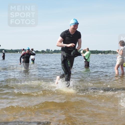 22.06.2025 - Viking Triathlon KatJ http://msf.ph/oto/8116324 22.06.2025 10:43:22 Schwimmen 31, 109, 110, 115, 167, 257, 483, 501, 620 meine-sportfotos.de
