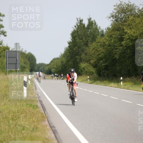 22.06.2025 - Viking Triathlon Yannick Fuchs http://msf.ph/oto/8116463 22.06.2025 12:19:55 Radfahren 320, 498 meine-sportfotos.de