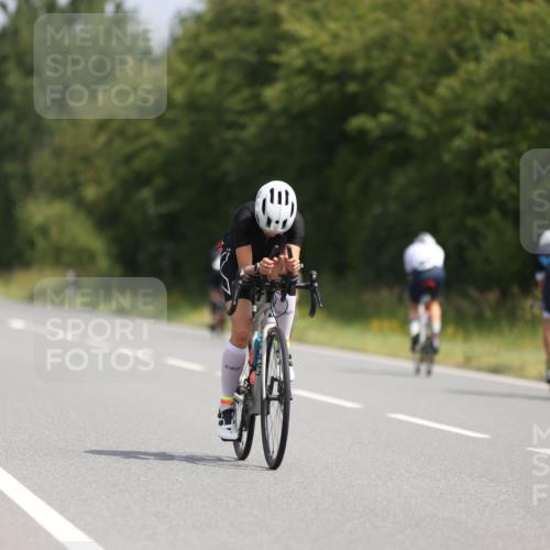 22.06.2025 - Viking Triathlon Yannick Fuchs http://msf.ph/oto/8116473 22.06.2025 11:41:27 Radfahren 1, 47, 60, 70, 80, 233, 303, 387, 452, 455, 620 meine-sportfotos.de