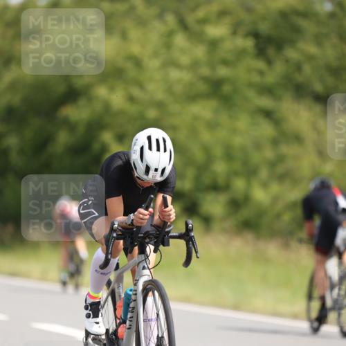 22.06.2025 - Viking Triathlon Yannick Fuchs http://msf.ph/oto/8116511 22.06.2025 11:41:28 Radfahren 1, 47, 60, 70, 80, 233, 285, 303, 304, 387, 452, 455, 620 meine-sportfotos.de