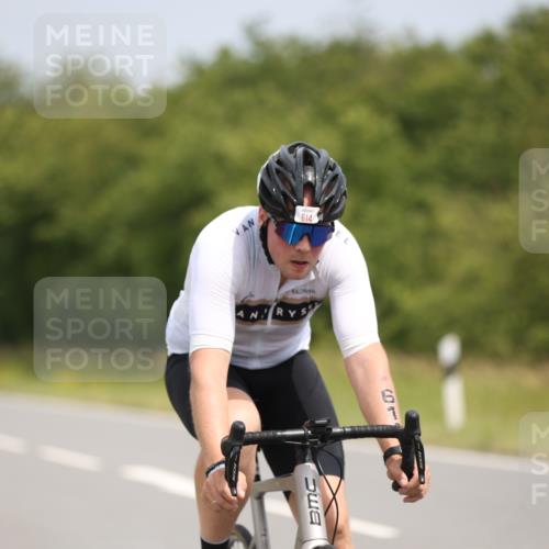 22.06.2025 - Viking Triathlon Yannick Fuchs http://msf.ph/oto/8116541 22.06.2025 12:20:07 Radfahren 115, 146, 438, 611, 614 meine-sportfotos.de