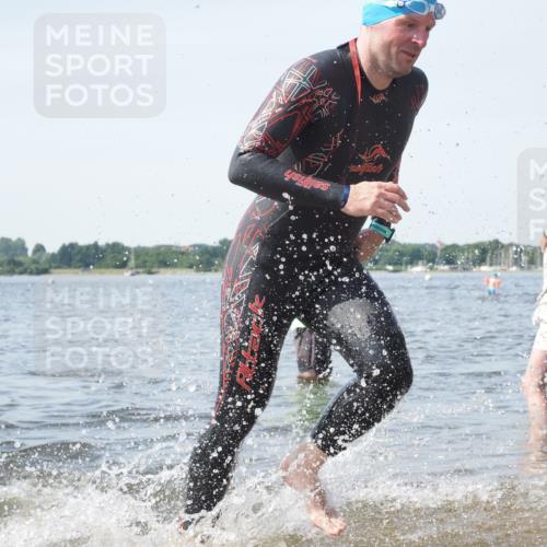 22.06.2025 - Viking Triathlon KatJ http://msf.ph/oto/8116557 22.06.2025 10:43:35 Schwimmen 257, 410, 480, 501, 531, 620 meine-sportfotos.de