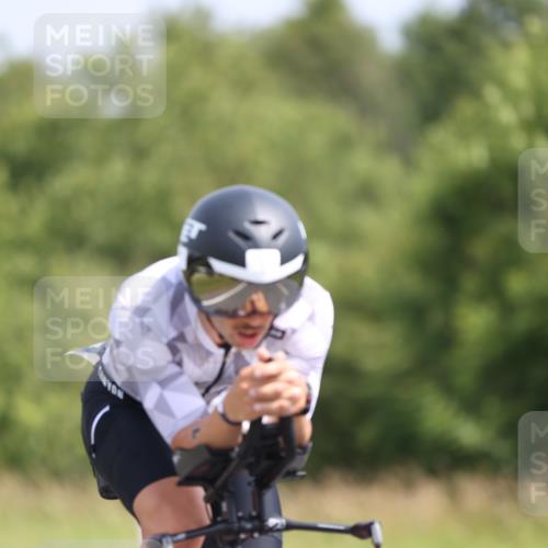 22.06.2025 - Viking Triathlon Yannick Fuchs http://msf.ph/oto/8116567 22.06.2025 11:41:34 Radfahren 1, 47, 70, 285, 303, 304, 387, 452, 455, 620 meine-sportfotos.de