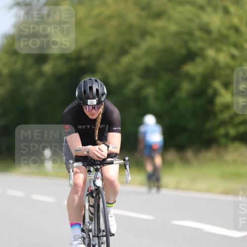 22.06.2025 - Viking Triathlon Yannick Fuchs http://msf.ph/oto/8116646 22.06.2025 11:41:37 Radfahren 1, 47, 285, 303, 304, 317, 387, 452, 455 meine-sportfotos.de