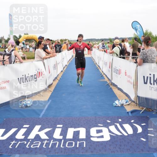 22.06.2025 - Viking Triathlon MichiJ http://msf.ph/oto/8116710 22.06.2025 15:06:59 Ziel 429 meine-sportfotos.de