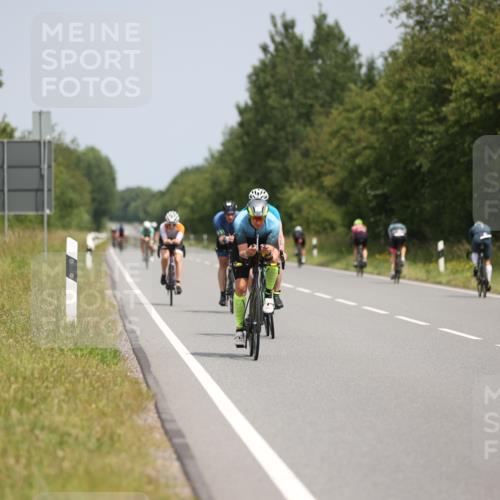 22.06.2025 - Viking Triathlon Yannick Fuchs http://msf.ph/oto/8116903 22.06.2025 12:20:46 Radfahren 25, 43, 108, 128, 181, 187, 283, 316, 374, 388, 407, 499, 506, 654 meine-sportfotos.de