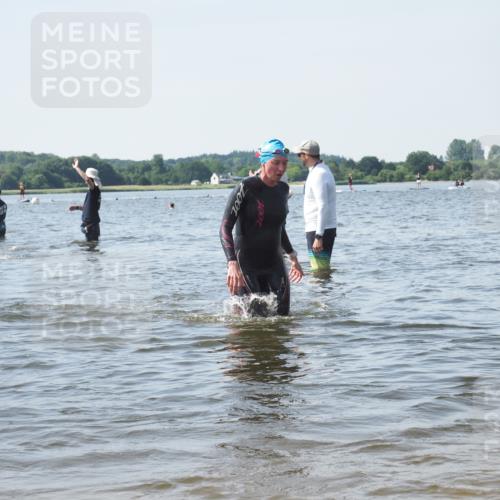 22.06.2025 - Viking Triathlon KatJ http://msf.ph/oto/8116925 22.06.2025 10:43:57 Schwimmen 41, 249, 362, 442, 627, 637 meine-sportfotos.de