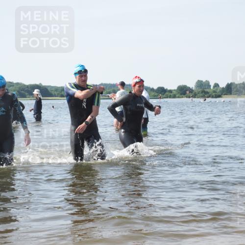 22.06.2025 - Viking Triathlon KatJ http://msf.ph/oto/8117013 22.06.2025 10:44:04 Schwimmen 41, 123, 249, 343, 362, 442, 467, 627, 637, 650 meine-sportfotos.de