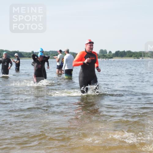 22.06.2025 - Viking Triathlon KatJ http://msf.ph/oto/8117197 22.06.2025 10:44:11 Schwimmen 41, 103, 123, 249, 343, 439, 442, 467, 627, 637, 650 meine-sportfotos.de