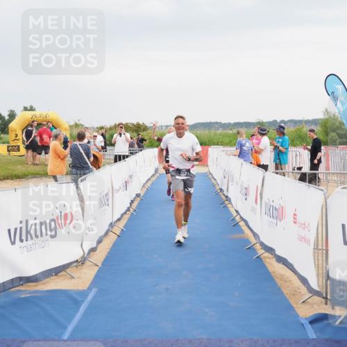 22.06.2025 - Viking Triathlon MichiJ http://msf.ph/oto/8117273 22.06.2025 16:53:35 Ziel 359, 436 meine-sportfotos.de